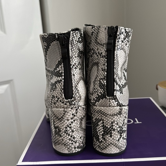 Top Moda Snake Print Booties - Picture 2 of 6